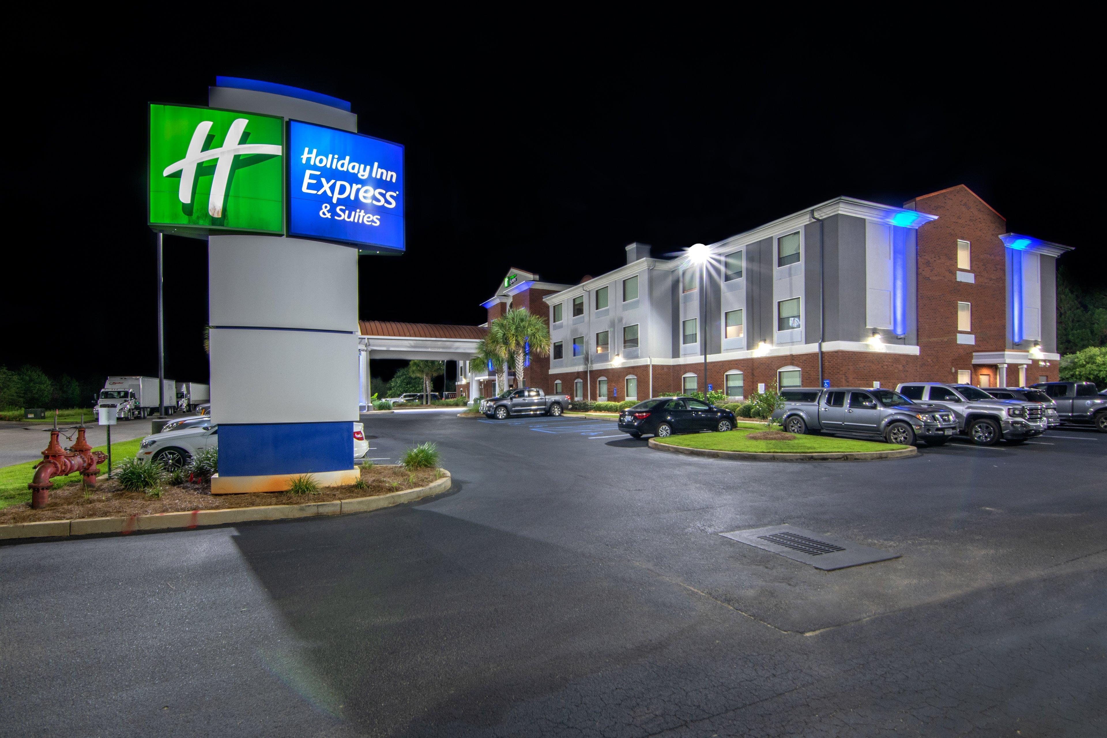 Holiday Inn Express Hotel & Suites Foley, An Ihg Hotel Exterior photo