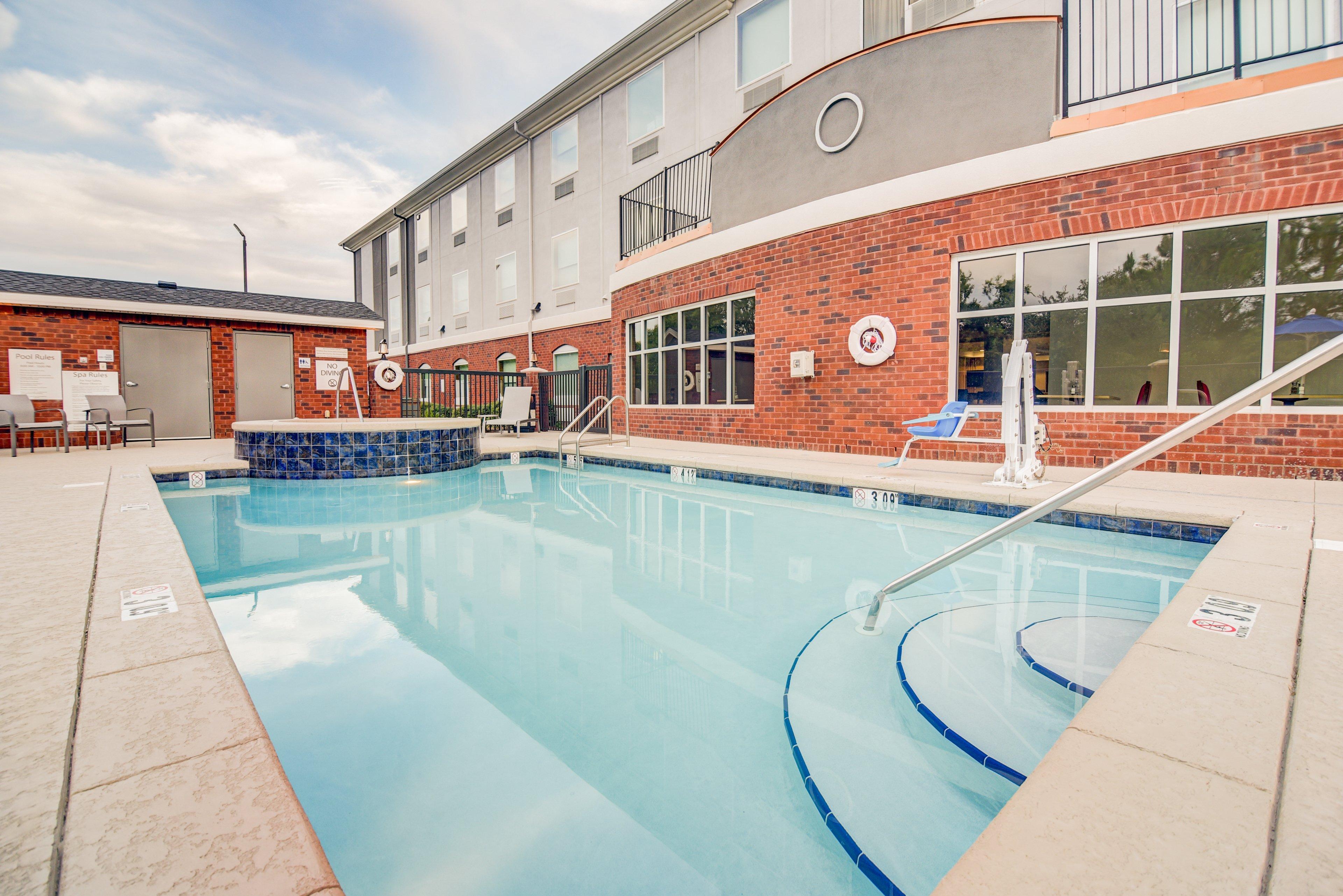 Holiday Inn Express Hotel & Suites Foley, An Ihg Hotel Exterior photo