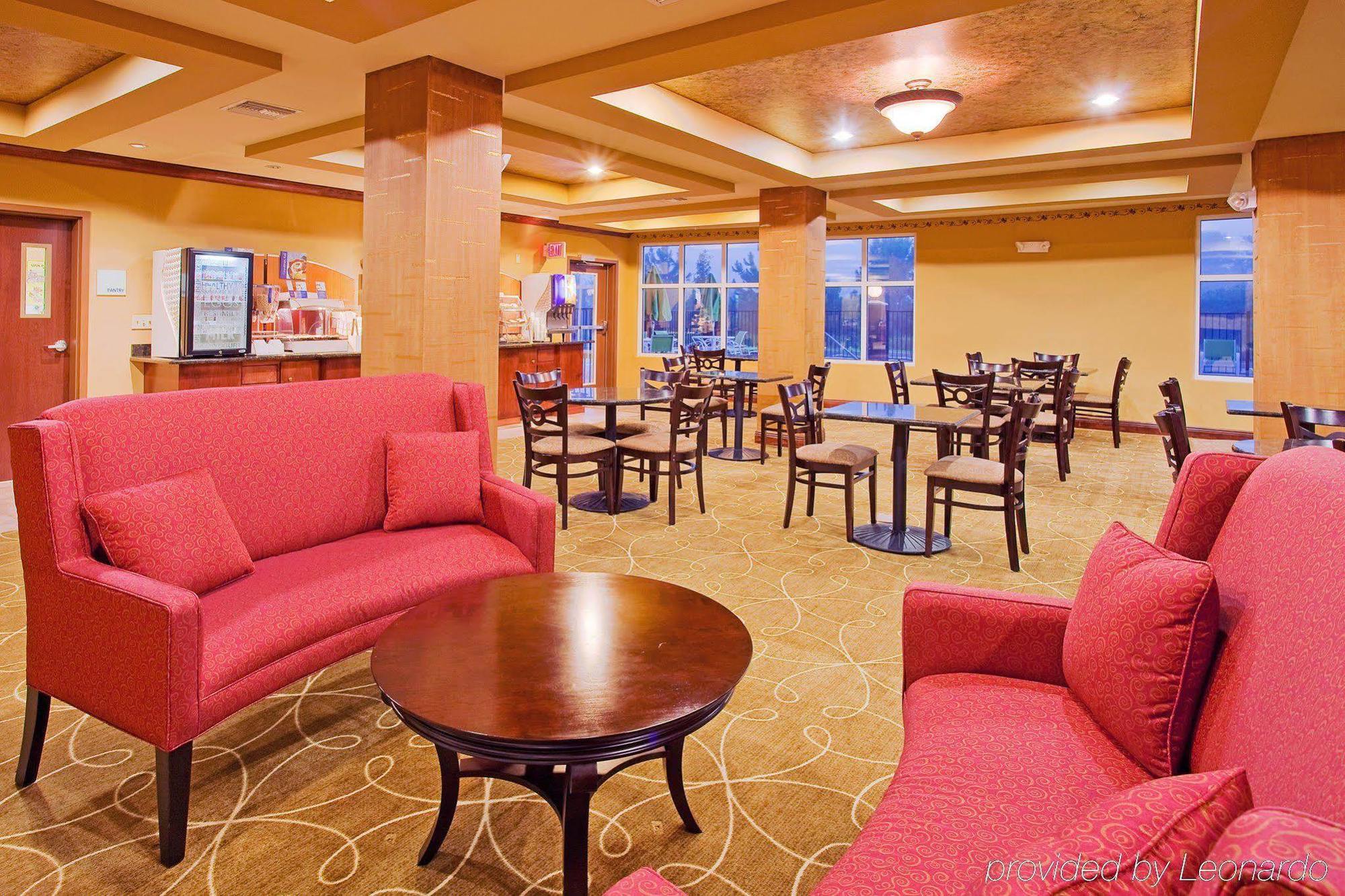 Holiday Inn Express Hotel & Suites Foley, An Ihg Hotel Restaurant photo