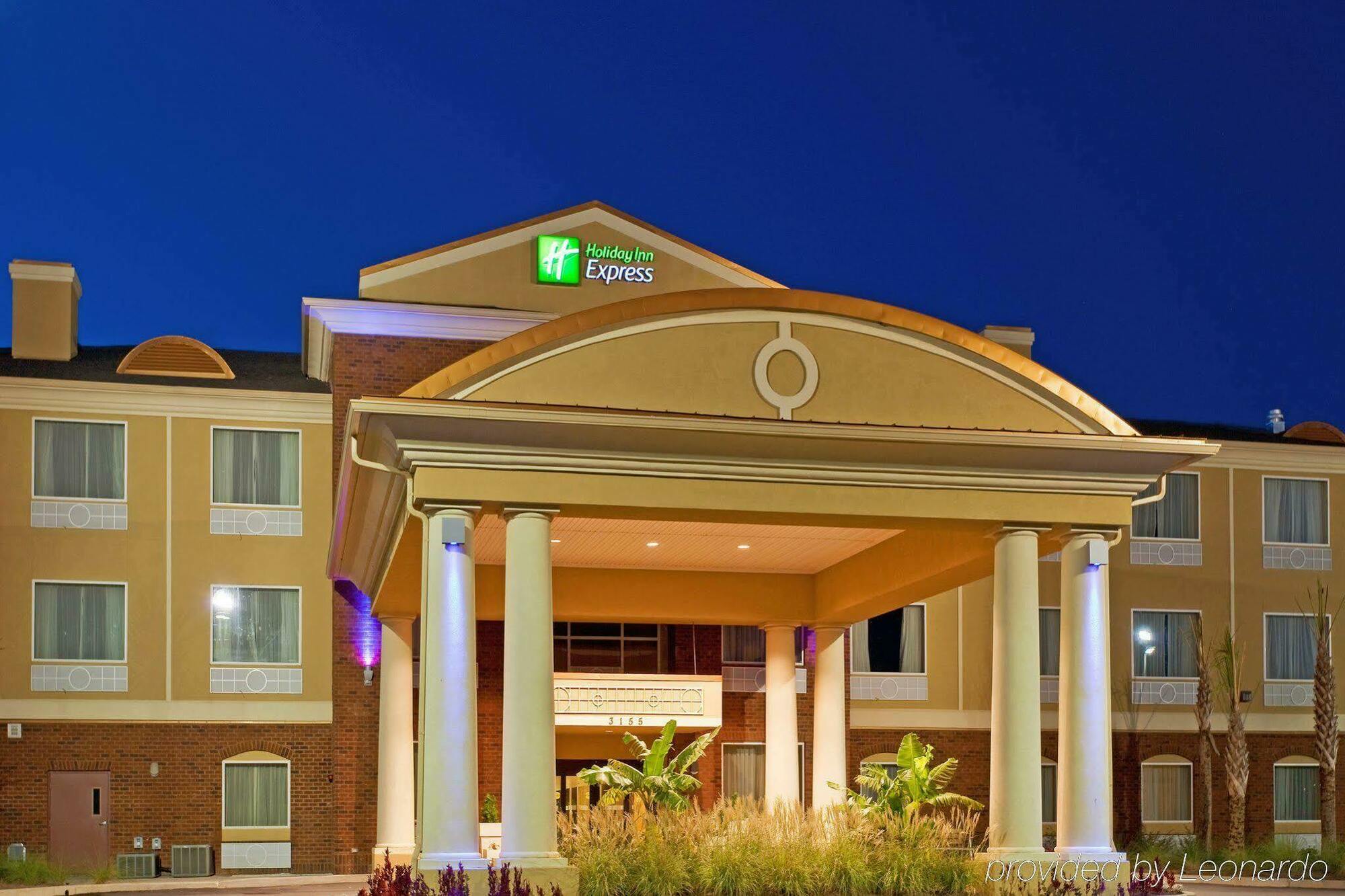 Holiday Inn Express Hotel & Suites Foley, An Ihg Hotel Exterior photo