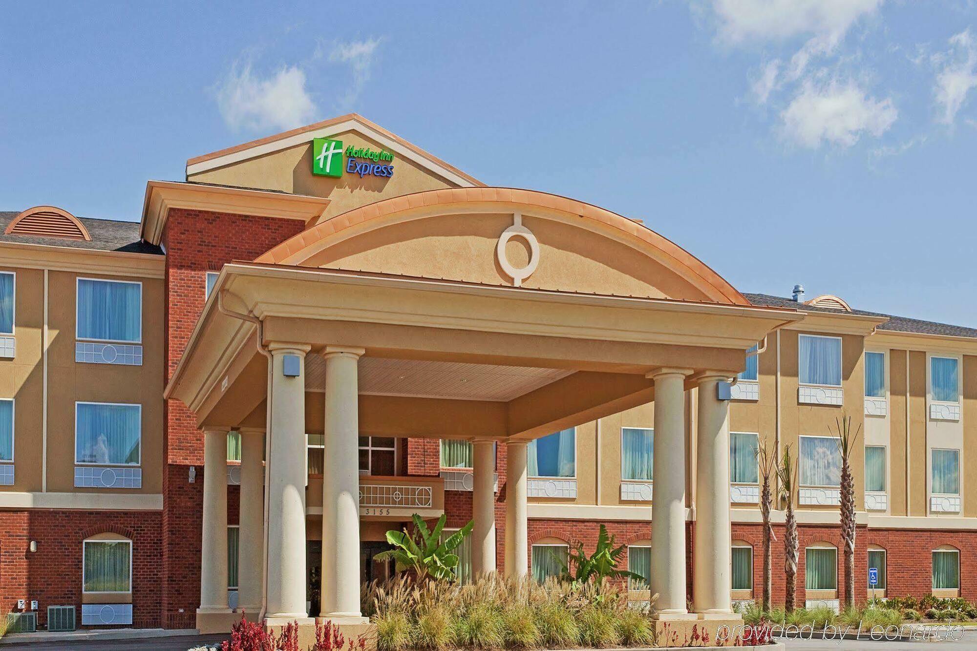 Holiday Inn Express Hotel & Suites Foley, An Ihg Hotel Exterior photo