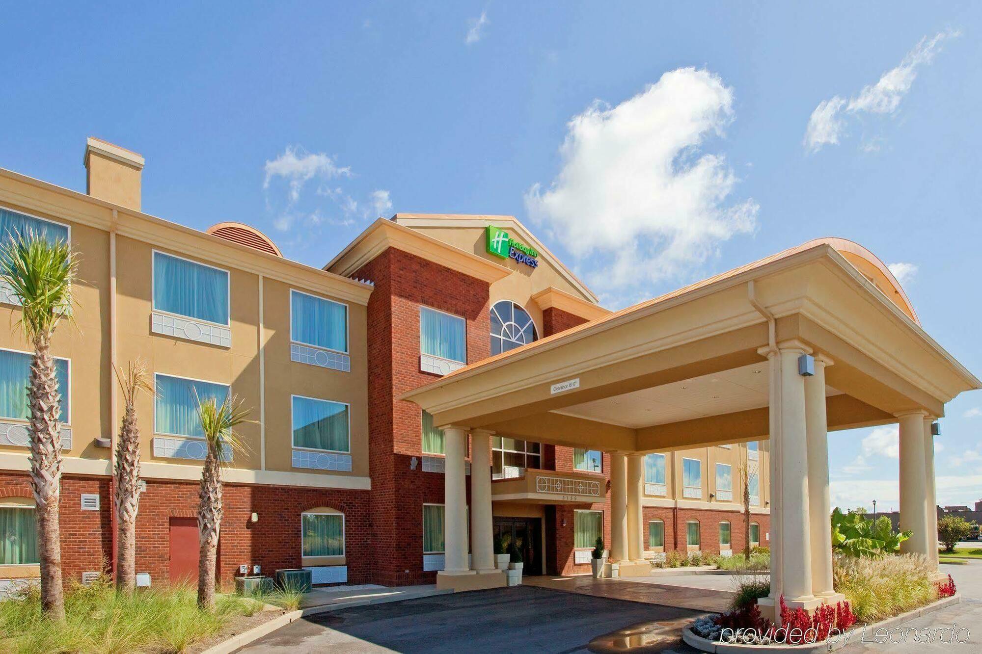 Holiday Inn Express Hotel & Suites Foley, An Ihg Hotel Exterior photo